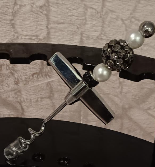 Elegant Smoke Gray Crystal & Pearl Cork Remover!" ✨🍷💎