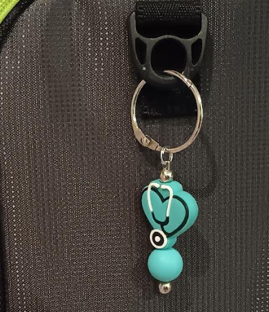 Blue Stethoscope & Heart Charm – Perfect for Cups & Lunch Bags!" 💙✨🩺