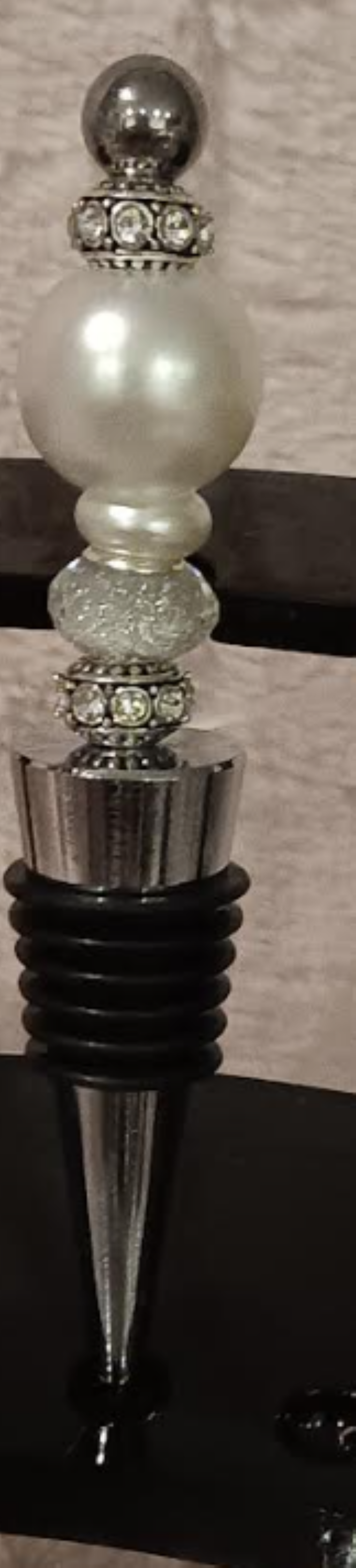 Elegant Pearl & White Crystal Bottle Stopper